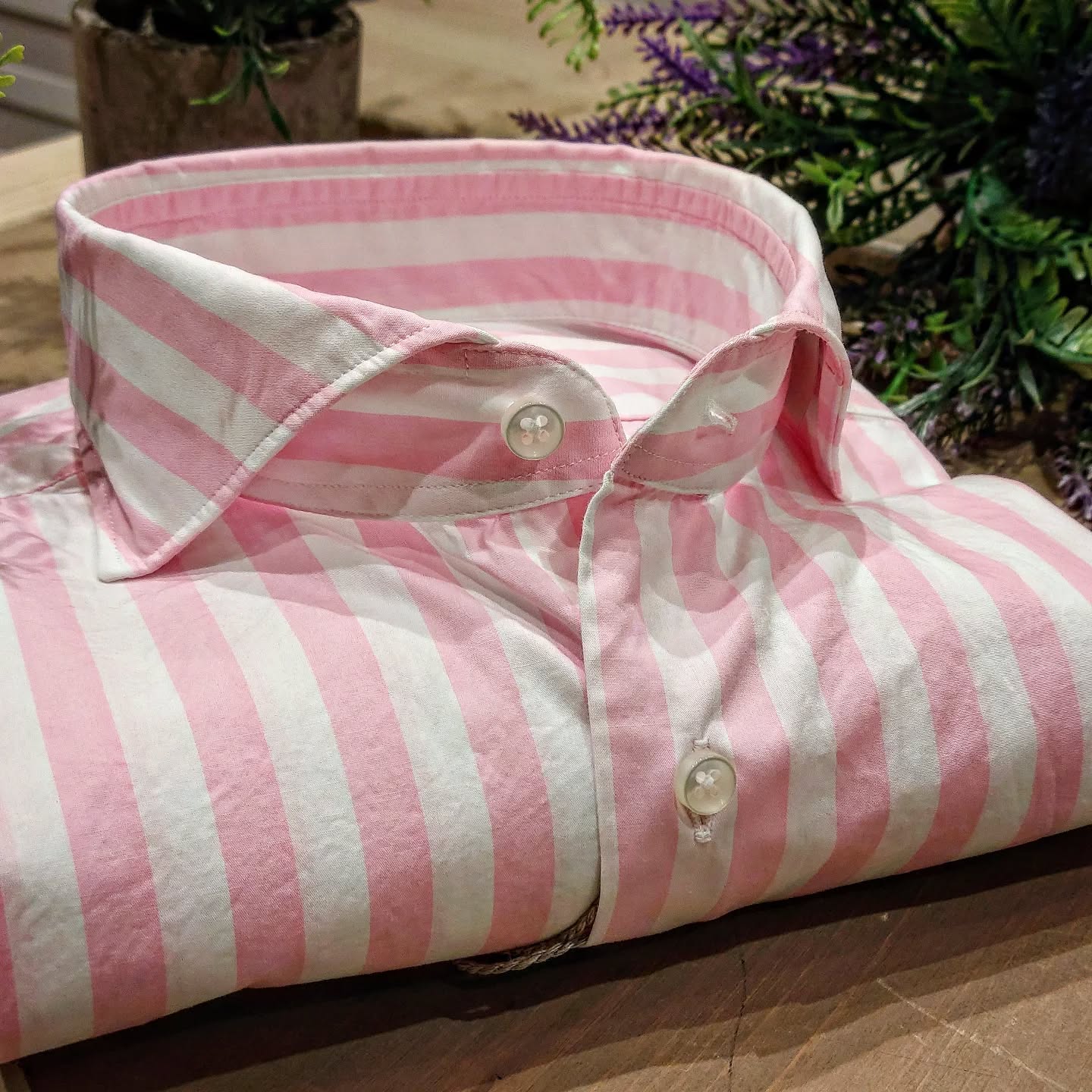 Camicia in Cotone Rigata Rosa e Bianco Collo Francese Cutaway