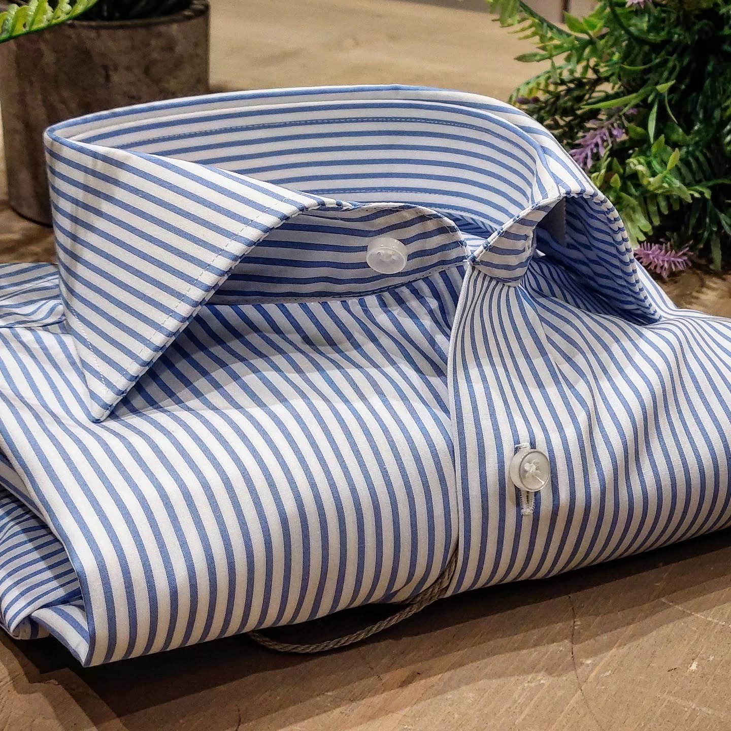 Camicia in Cotone No Stiro Rigata Bianca e Celeste Collo Francese
