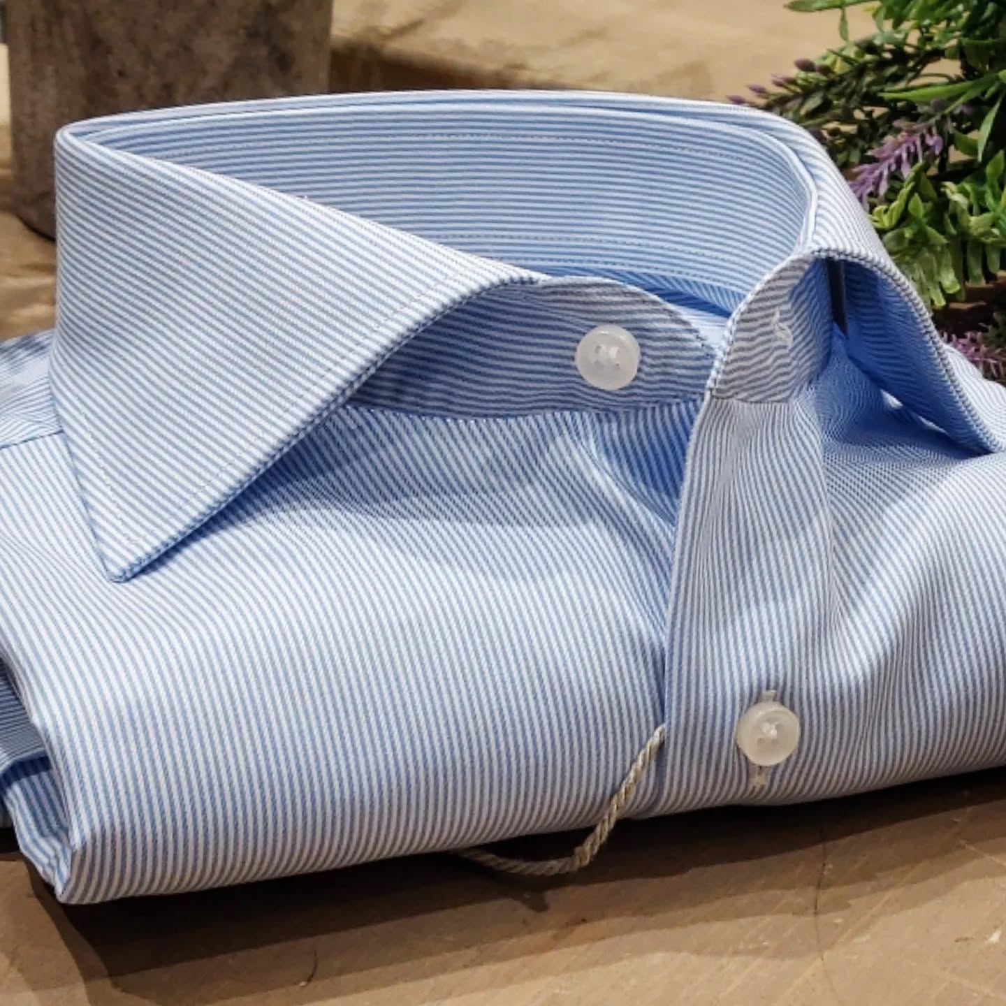 Camicia in Cotone Rigata Bianca e Celeste Collo Francese