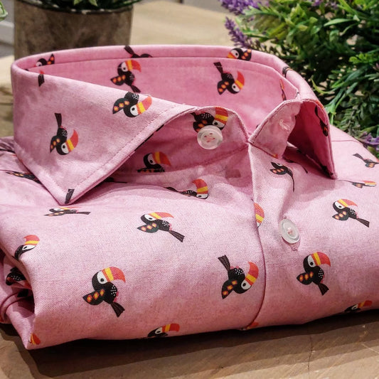 Camicia in Cotone Oxford Pinpoint Fantasia Tucano Multicolor Fondo Rosa Pink Collo Francese Spread
