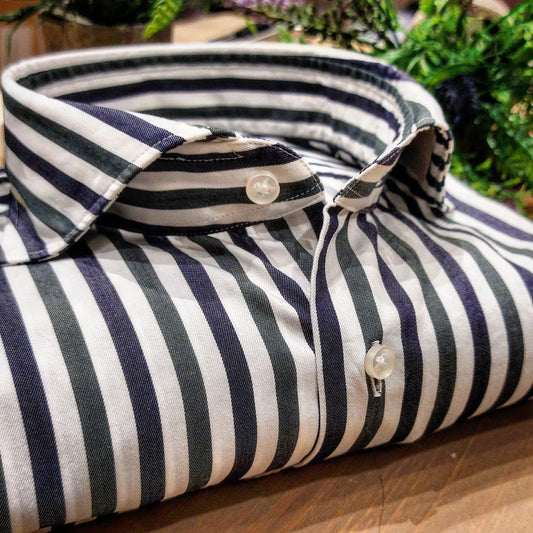 Camicia in Cotone Rigata Bianca e Verde Collo Francese Cutaway