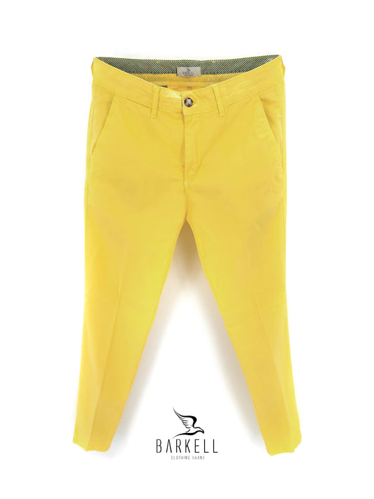 Pantalone Giallo Modello Chinos in Cotone Gabardina