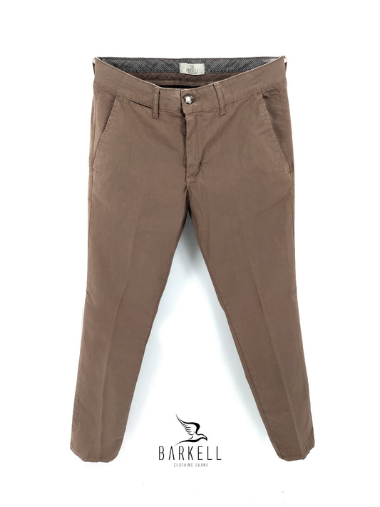 Pantalone Nocciola Modello Chinos in Cotone Gabardina